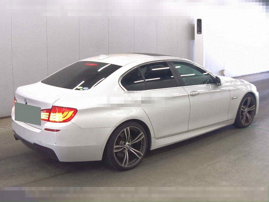 BMW 5 Series 2010 - Image 6