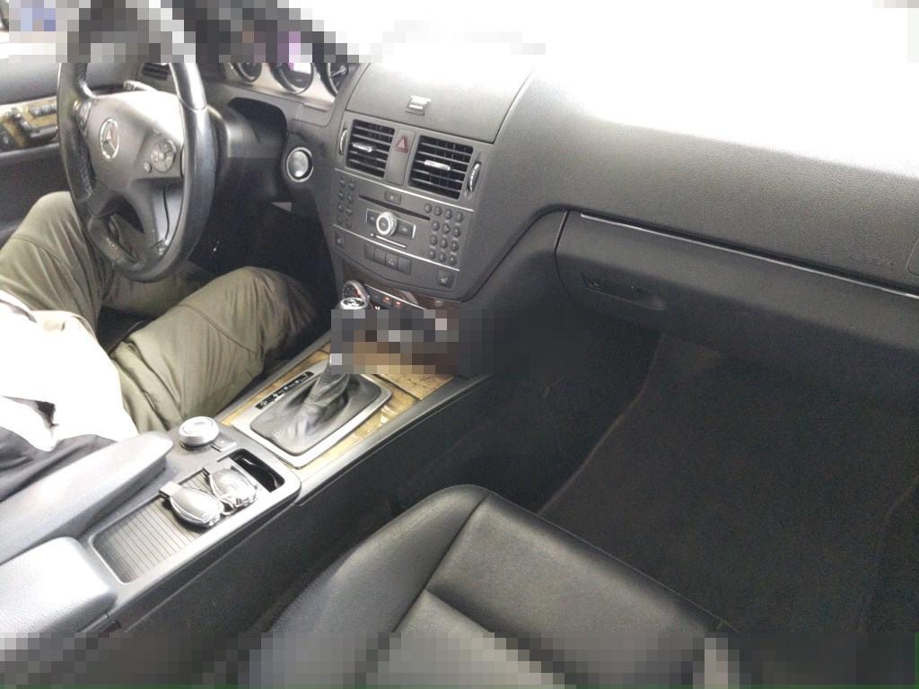 Mercedes-Benz C-Class 2010 - Image 4