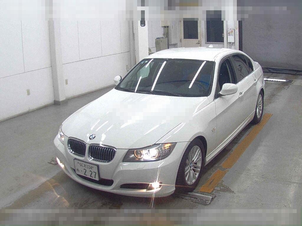 BMW 3 Series 2011 - Image 5