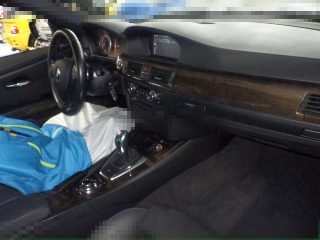 BMW 3 Series 2010 - Image 4
