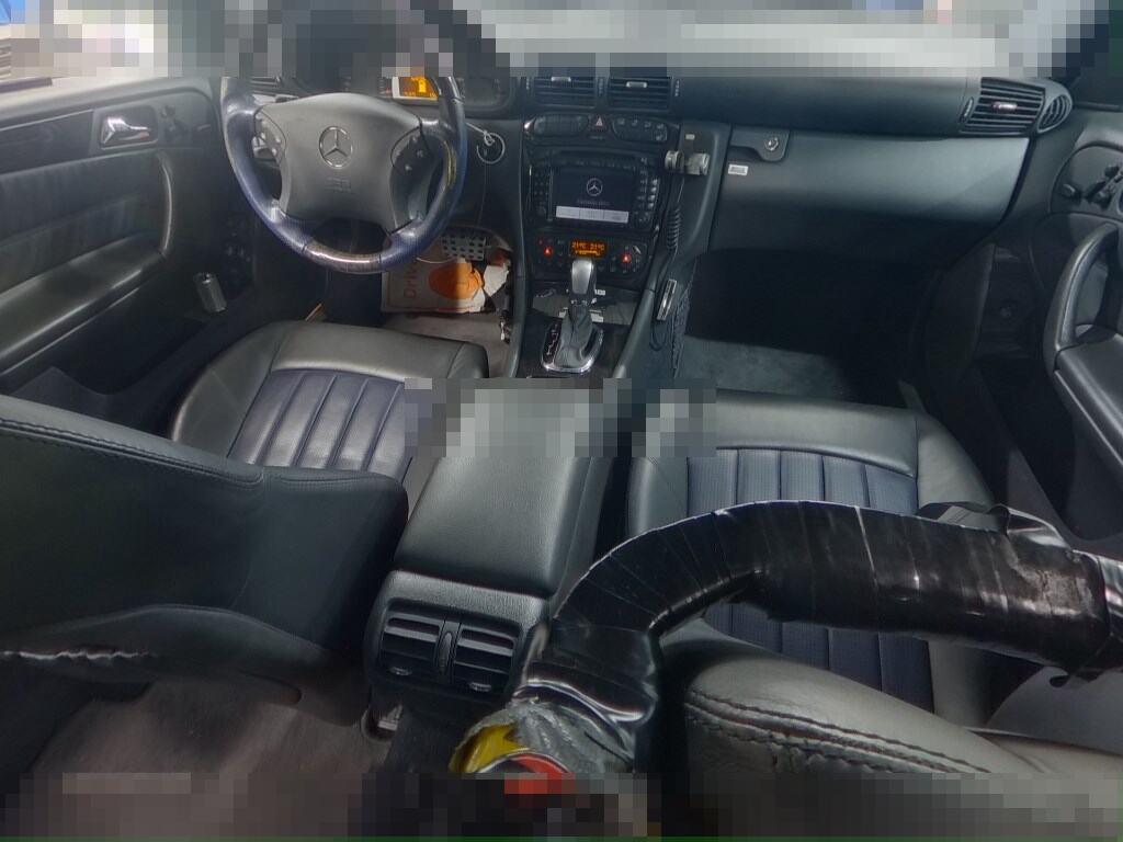 Mercedes-Benz C-Class 2003 - Image 4