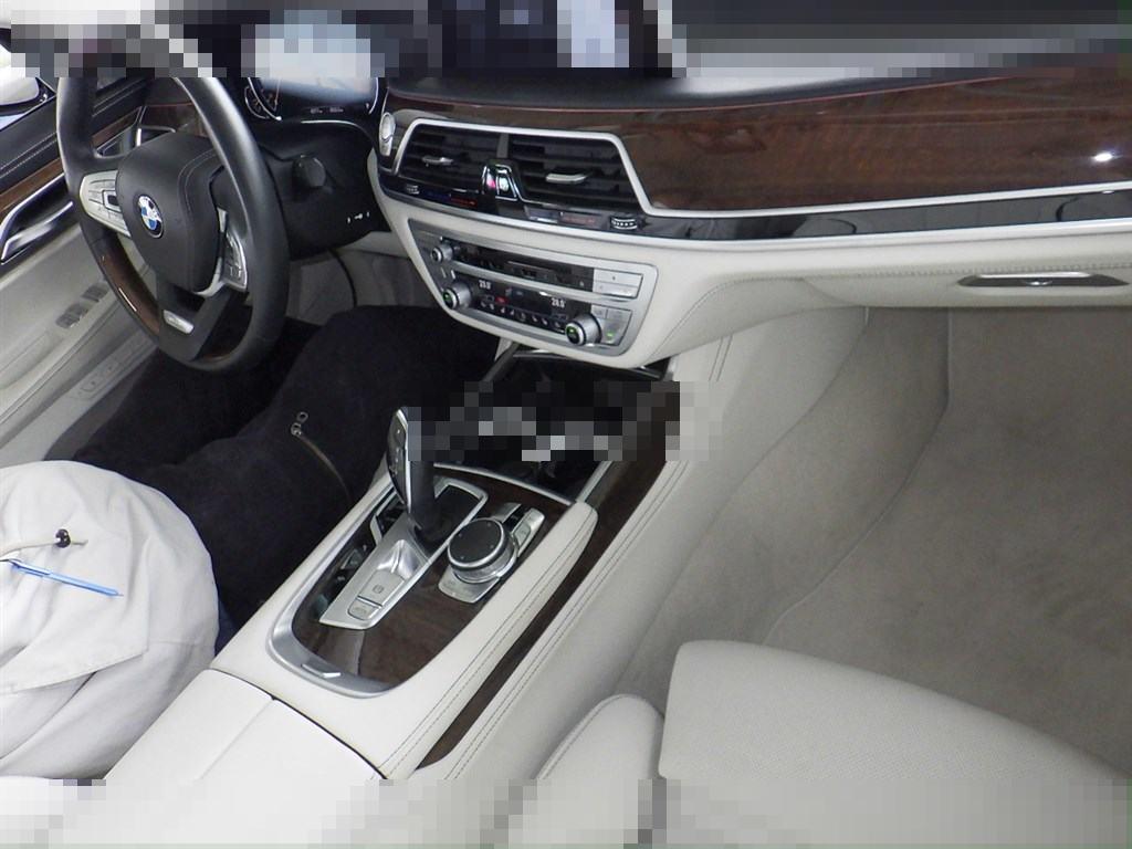 BMW 7 Series 2019 - Image 4