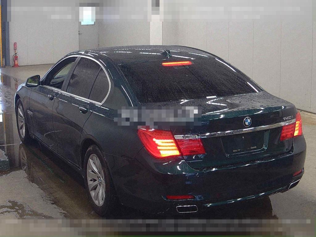 BMW 7 Series 2010 - Image 3