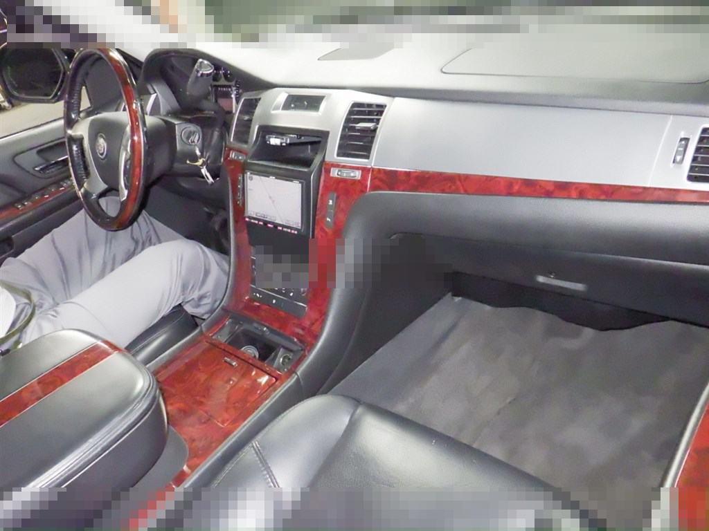 Cadillac ESCALADE 2011 - Image 4