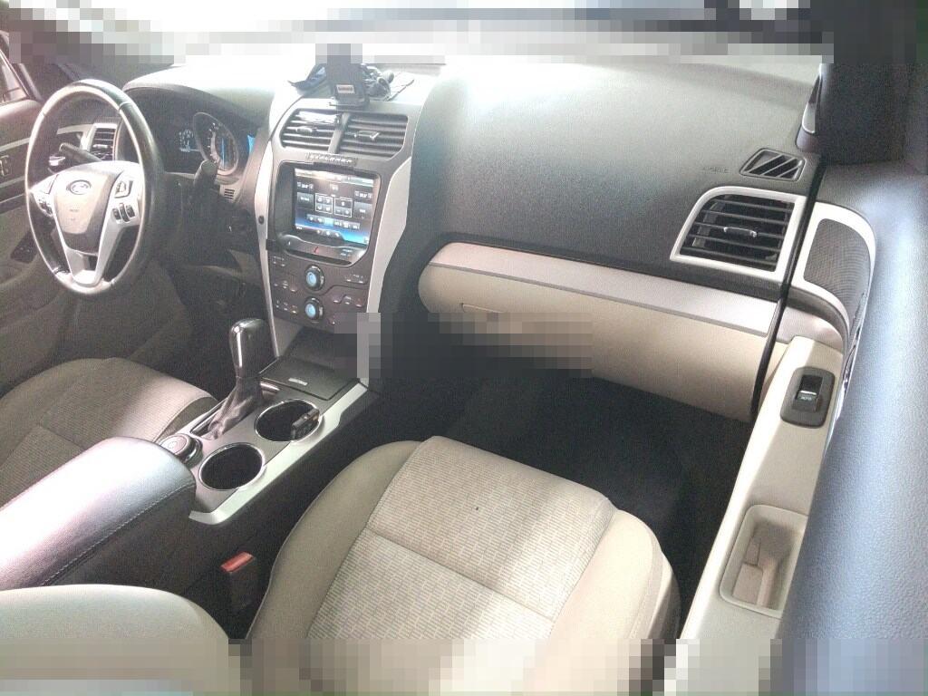 Ford Explorer 2011 - Image 4