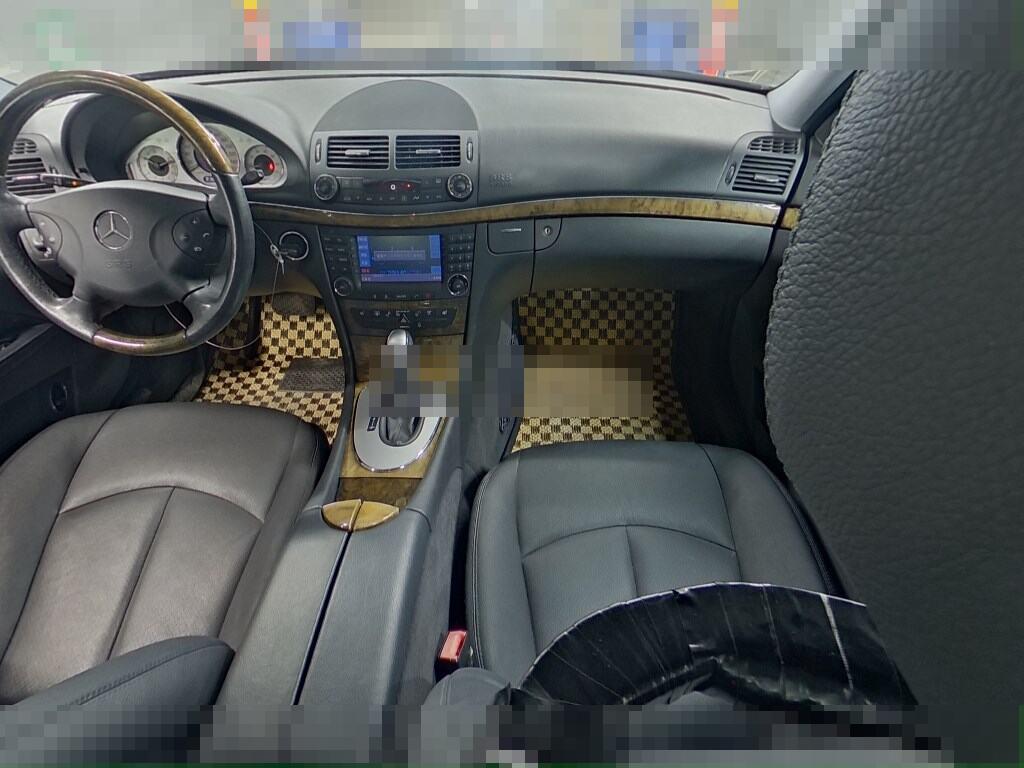 Mercedes-Benz E-Class 2006 - Image 4