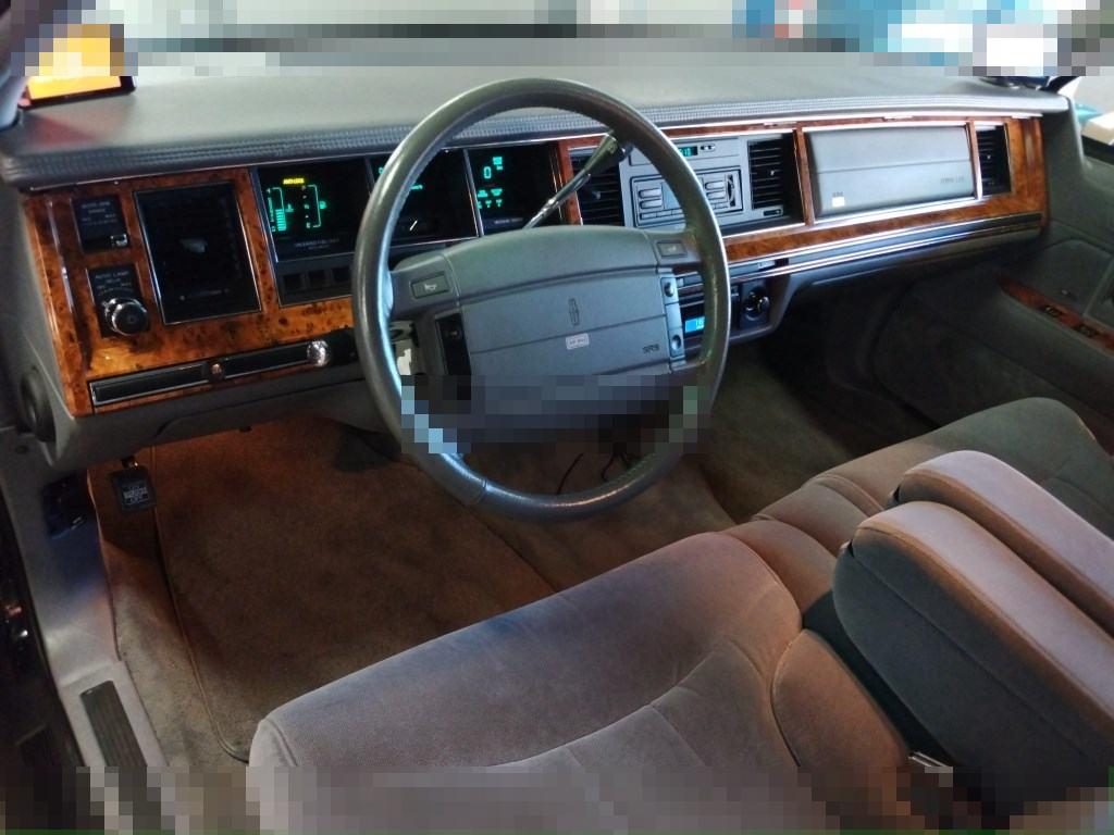 Lincoln TOWNCAR 1994 - Image 4