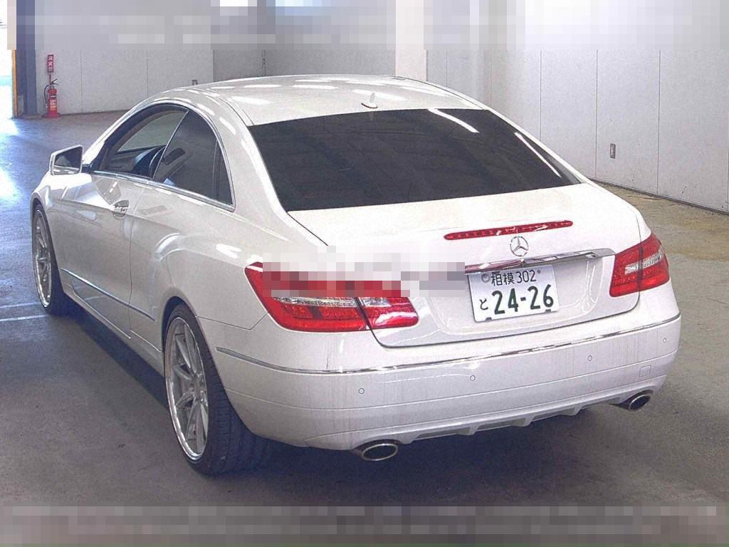 Mercedes-Benz E-Class 2010 - Image 3