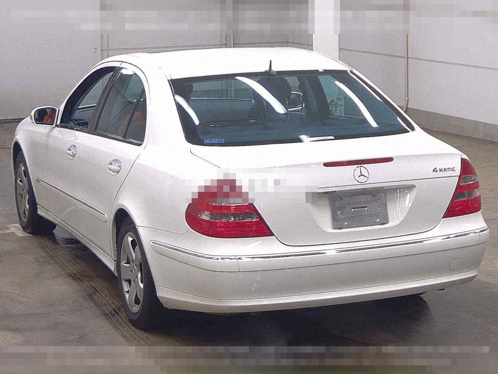 Mercedes-Benz E-Class 2004 - Image 3
