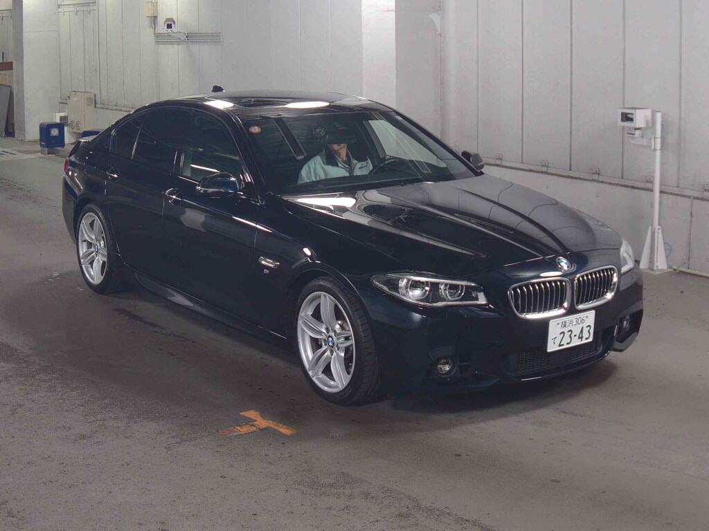 BMW 5 Series 2016 - Image 1