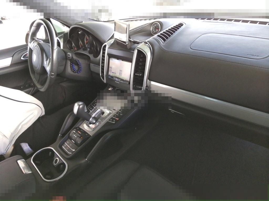 Porsche CAYENNE 2012 - Image 4