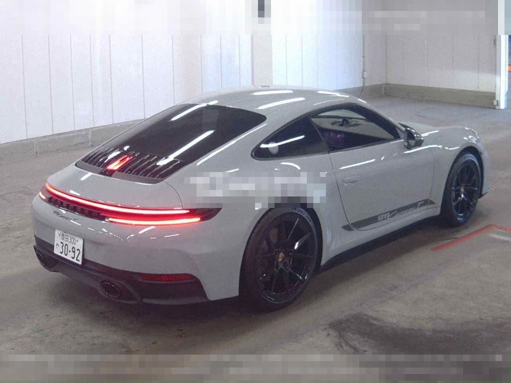 Porsche 911 CP 2025 - Image 6