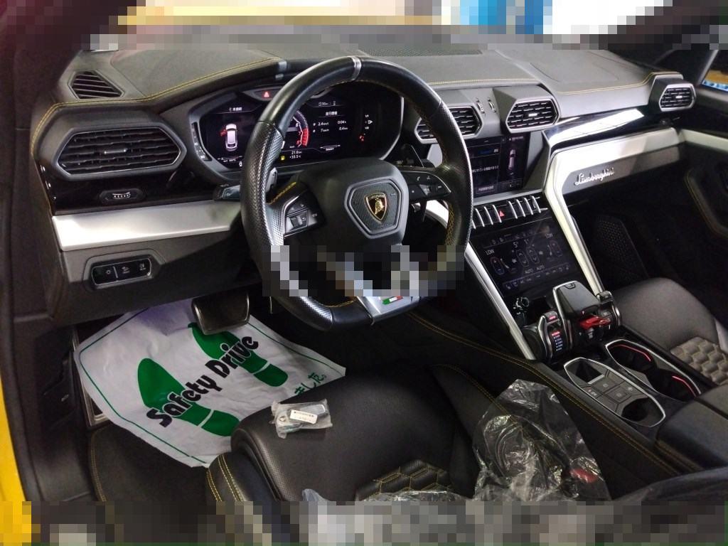 Lamborghini URUS 2018 - Image 4