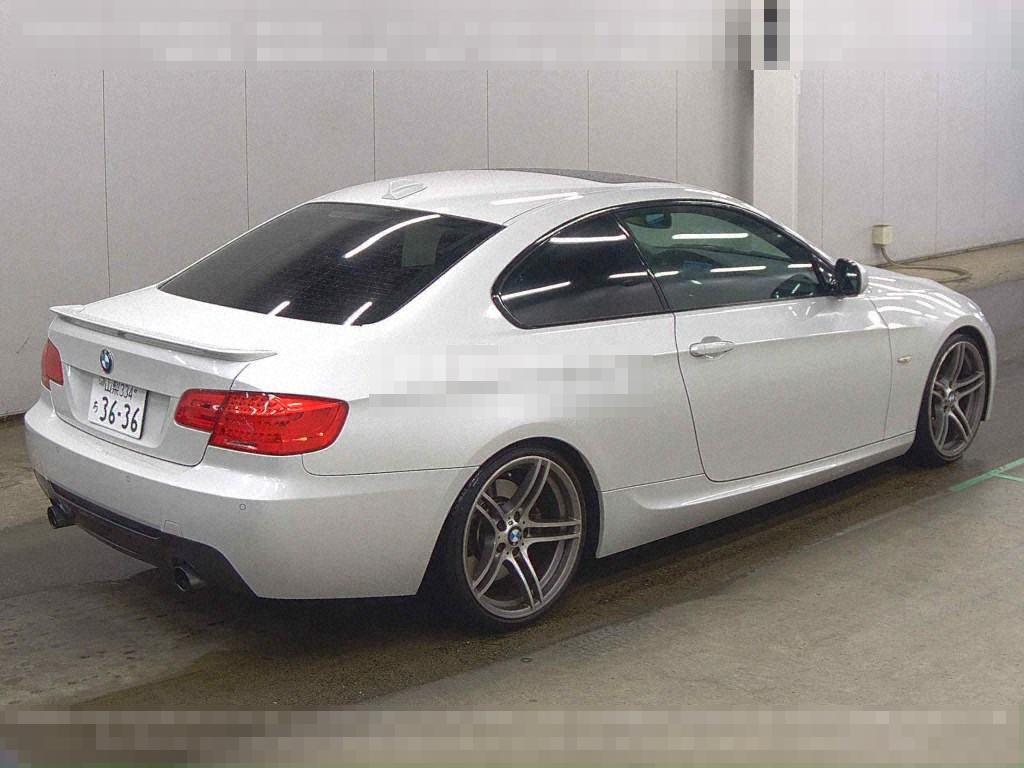BMW 3 Series 2010 - Image 6