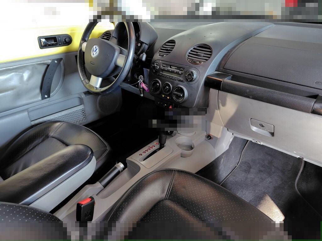 Volkswagen NEW BEETLE 2000 - Image 4