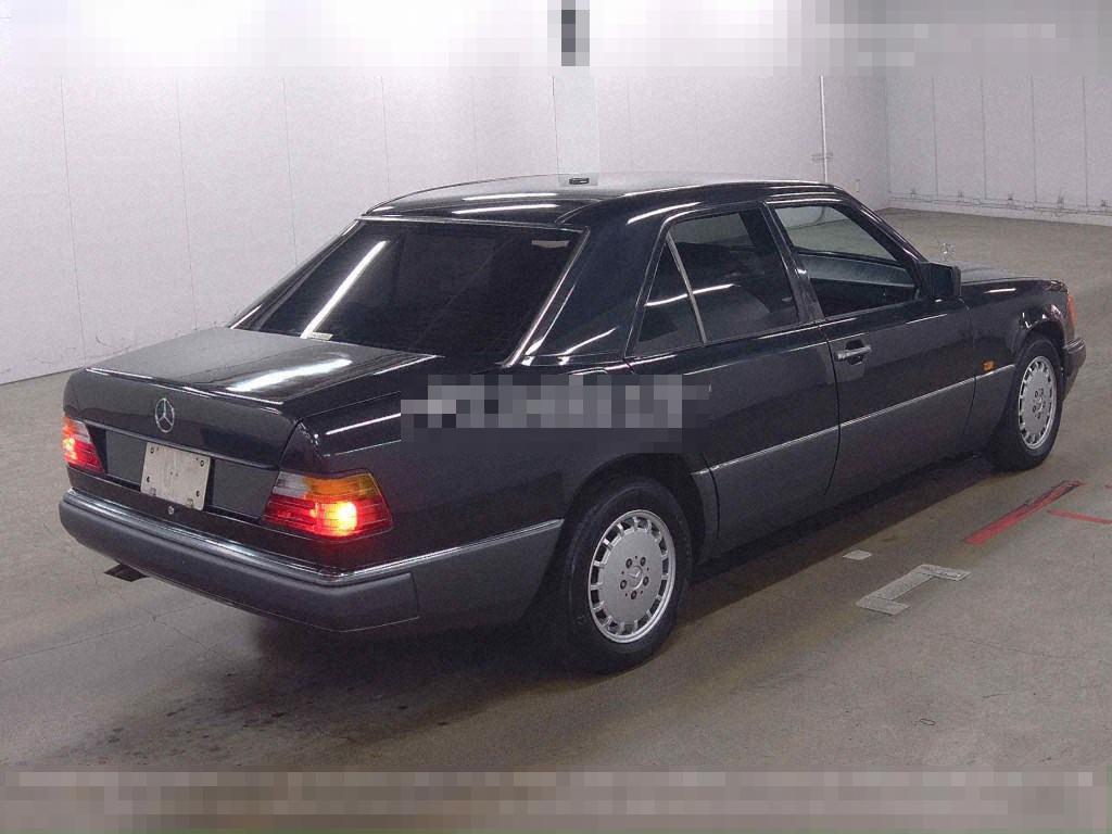 Mercedes-Benz Medium Class 1991 - Image 6