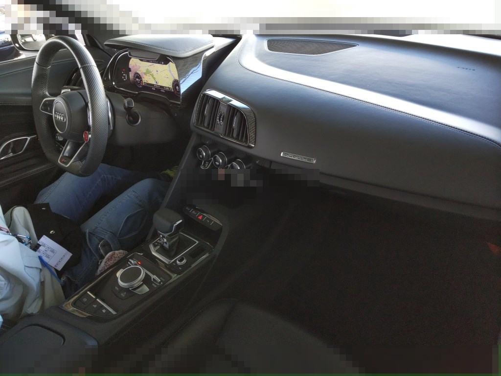 Audi R8 SPYDER 2021 - Image 4